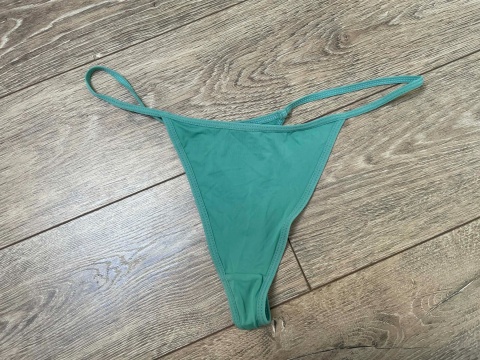 Zielone stringi